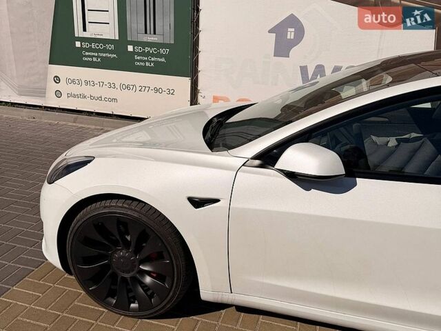 Белый Тесла Модель 3, объемом двигателя 0 л и пробегом 38 тыс. км за 25000 $, фото 4 на Automoto.ua