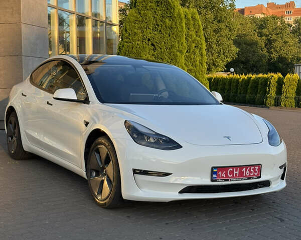 Белый Тесла Модель 3, объемом двигателя 0 л и пробегом 54 тыс. км за 22000 $, фото 25 на Automoto.ua