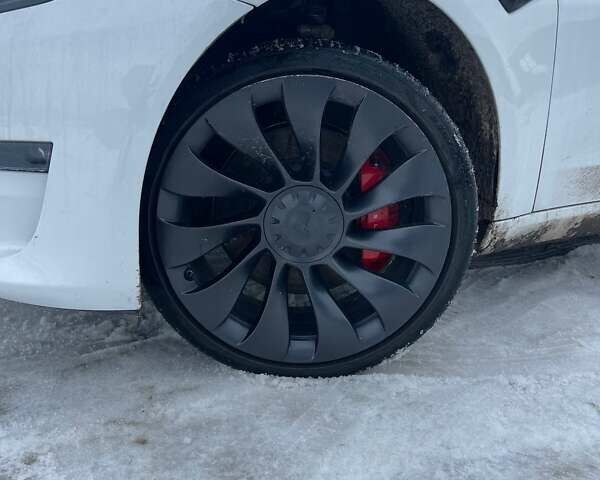Білий Тесла Модель 3, об'ємом двигуна 0 л та пробігом 26 тис. км за 26000 $, фото 6 на Automoto.ua