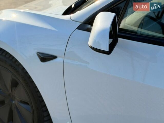 Білий Тесла Модель 3, об'ємом двигуна 0 л та пробігом 25 тис. км за 26300 $, фото 11 на Automoto.ua
