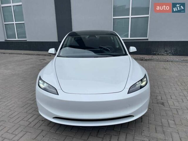 Білий Тесла Модель 3, об'ємом двигуна 0 л та пробігом 3 тис. км за 26700 $, фото 1 на Automoto.ua