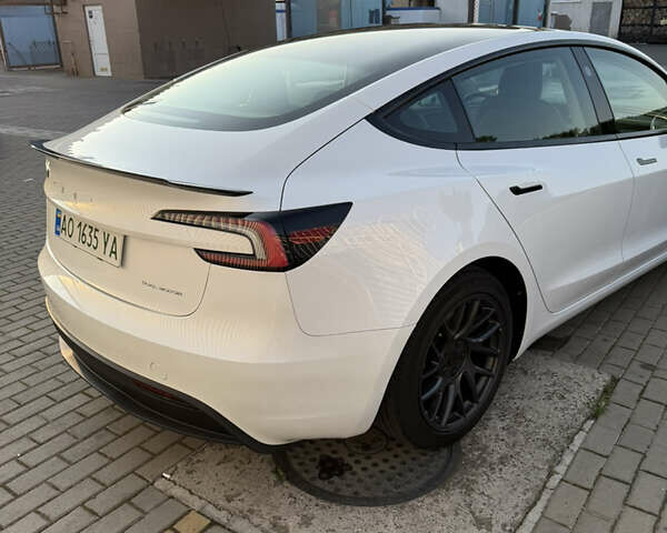 Белый Тесла Модель 3, объемом двигателя 0 л и пробегом 15 тыс. км за 32990 $, фото 4 на Automoto.ua