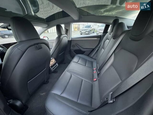 Белый Тесла Модель 3, объемом двигателя 0 л и пробегом 12 тыс. км за 27000 $, фото 33 на Automoto.ua