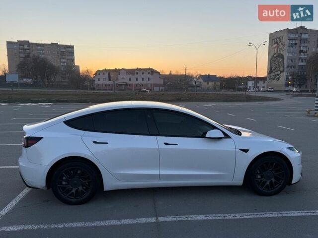 Белый Тесла Модель 3, объемом двигателя 0 л и пробегом 15 тыс. км за 25300 $, фото 7 на Automoto.ua