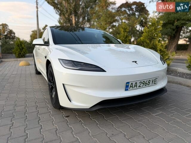 Білий Тесла Модель 3, об'ємом двигуна 0 л та пробігом 24 тис. км за 31999 $, фото 1 на Automoto.ua