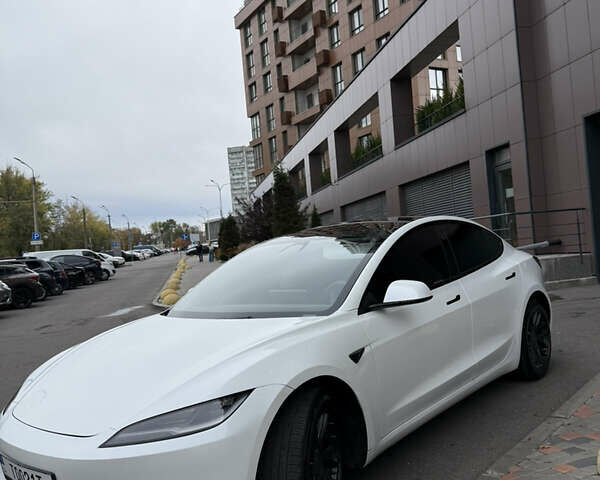 Тесла Модель 3 2024 в Днепре (Днепропетровске) на Automoto.ua Белый Тесла Модель 3, объемом двигателя 0 л и пробегом 13 тыс. км за 26500 $, фото 2 на Automoto.ua