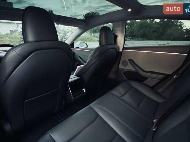 Белый Тесла Модель 3, объемом двигателя 0 л и пробегом 14 тыс. км за 27500 $, фото 6 на Automoto.ua