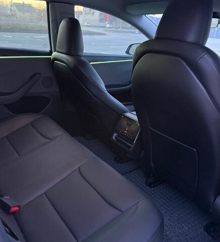 Белый Тесла Модель 3, объемом двигателя 0 л и пробегом 15 тыс. км за 25300 $, фото 25 на Automoto.ua