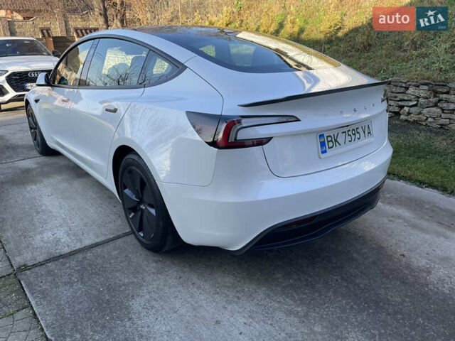 Білий Тесла Модель 3, об'ємом двигуна 0 л та пробігом 45 тис. км за 24000 $, фото 4 на Automoto.ua