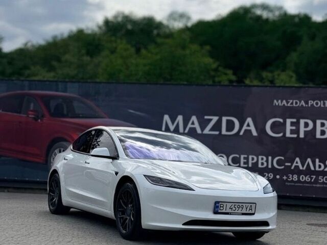 Белый Тесла Модель 3, объемом двигателя 0 л и пробегом 23 тыс. км за 25500 $, фото 4 на Automoto.ua
