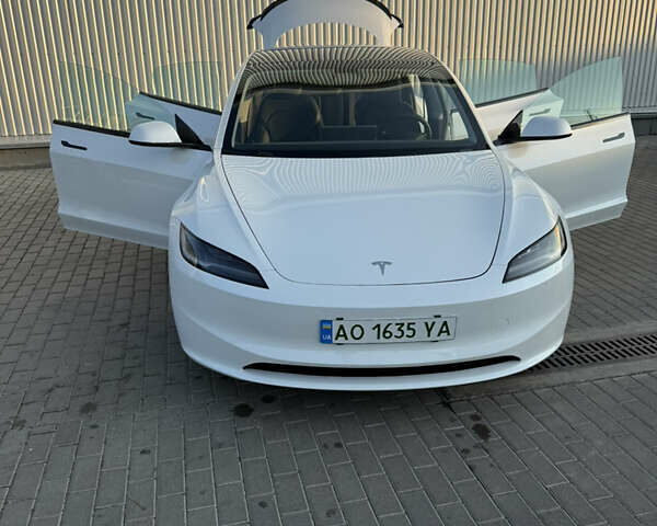 Белый Тесла Модель 3, объемом двигателя 0 л и пробегом 15 тыс. км за 32990 $, фото 3 на Automoto.ua