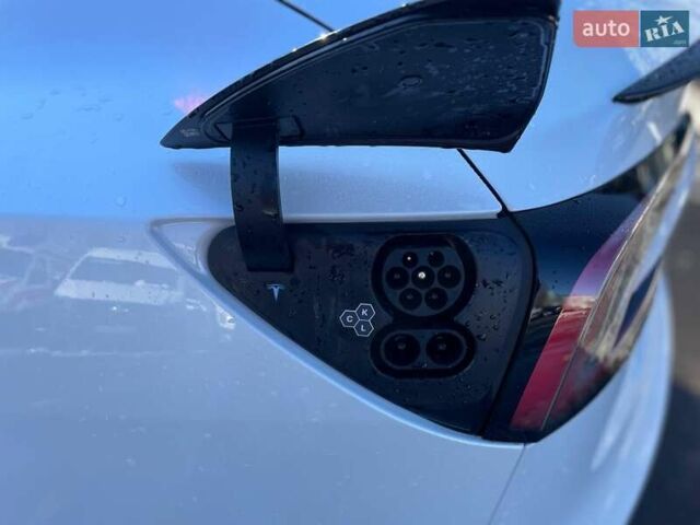 Білий Тесла Модель 3, об'ємом двигуна 0 л та пробігом 3 тис. км за 26700 $, фото 8 на Automoto.ua
