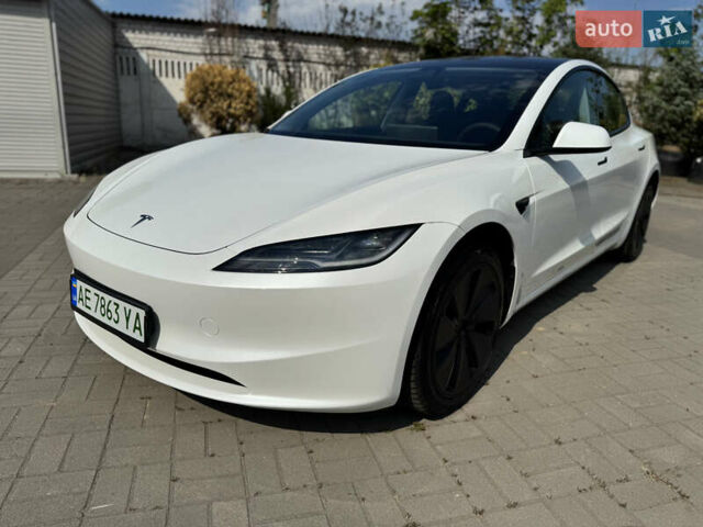 Білий Тесла Модель 3, об'ємом двигуна 0 л та пробігом 17 тис. км за 31999 $, фото 4 на Automoto.ua