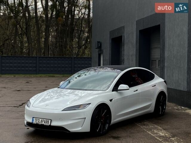 Белый Тесла Модель 3, объемом двигателя 0 л и пробегом 20 тыс. км за 39999 $, фото 3 на Automoto.ua