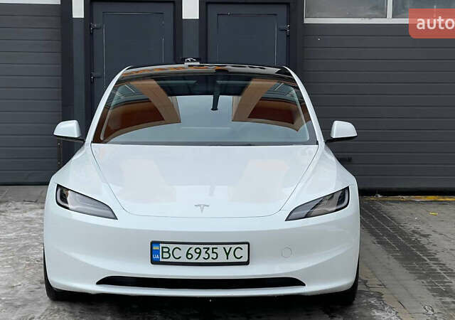 Белый Тесла Модель 3, объемом двигателя 0 л и пробегом 34 тыс. км за 25300 $, фото 2 на Automoto.ua
