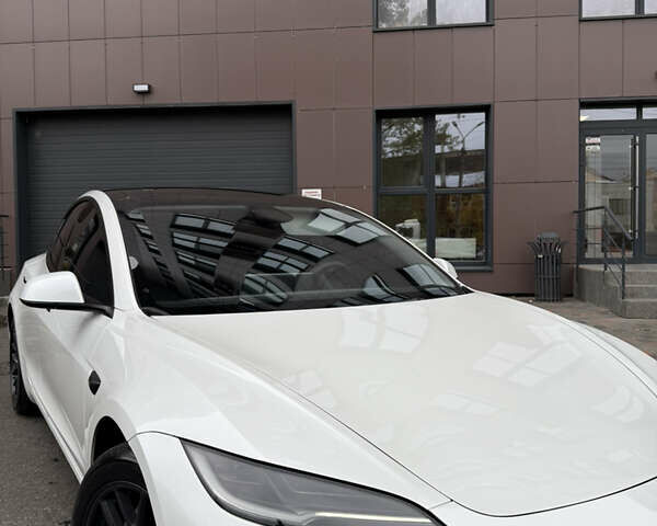 Тесла Модель 3 2024 в Днепре (Днепропетровске) на Automoto.ua Белый Тесла Модель 3, объемом двигателя 0 л и пробегом 13 тыс. км за 26500 $, фото 8 на Automoto.ua