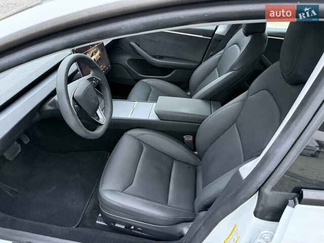 Білий Тесла Модель 3, об'ємом двигуна 0 л та пробігом 3 тис. км за 29900 $, фото 11 на Automoto.ua