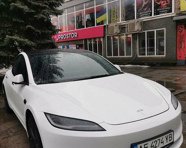 Белый Тесла Модель 3, объемом двигателя 0 л и пробегом 5 тыс. км за 30000 $, фото 5 на Automoto.ua
