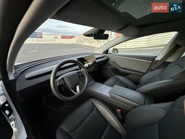 Белый Тесла Модель 3, объемом двигателя 0 л и пробегом 32 тыс. км за 27800 $, фото 15 на Automoto.ua