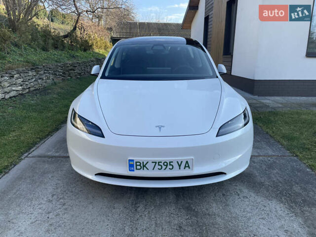 Білий Тесла Модель 3, об'ємом двигуна 0 л та пробігом 45 тис. км за 24000 $, фото 2 на Automoto.ua