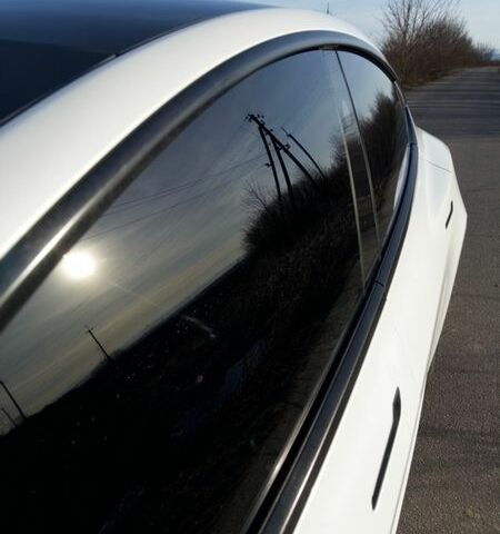 Белый Тесла Модель 3, объемом двигателя 0 л и пробегом 39 тыс. км за 35999 $, фото 2 на Automoto.ua