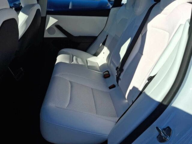 Білий Тесла Модель 3, об'ємом двигуна 0 л та пробігом 26 тис. км за 15000 $, фото 13 на Automoto.ua