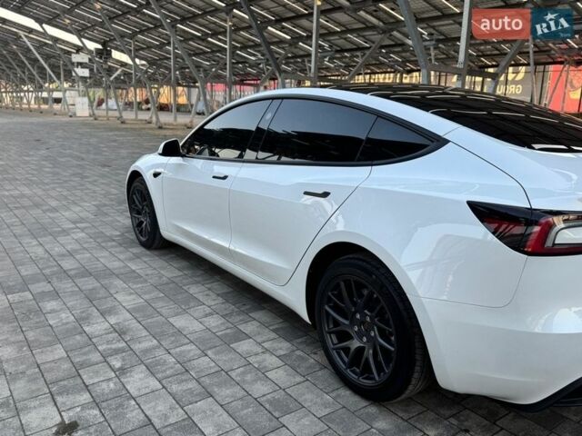 Білий Тесла Модель 3, об'ємом двигуна 0 л та пробігом 7 тис. км за 28500 $, фото 4 на Automoto.ua