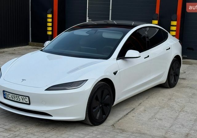 Білий Тесла Модель 3, об'ємом двигуна 0 л та пробігом 34 тис. км за 25300 $, фото 5 на Automoto.ua