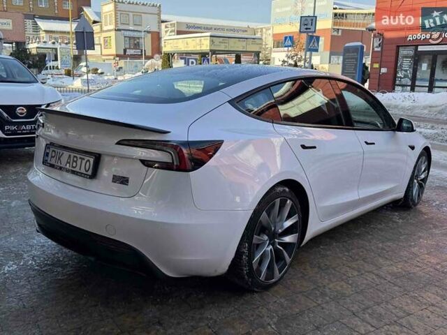 Белый Тесла Модель 3, объемом двигателя 0 л и пробегом 7 тыс. км за 43400 $, фото 5 на Automoto.ua