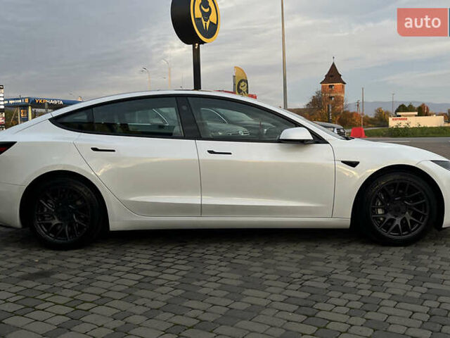 Белый Тесла Модель 3, объемом двигателя 0 л и пробегом 15 тыс. км за 32500 $, фото 7 на Automoto.ua