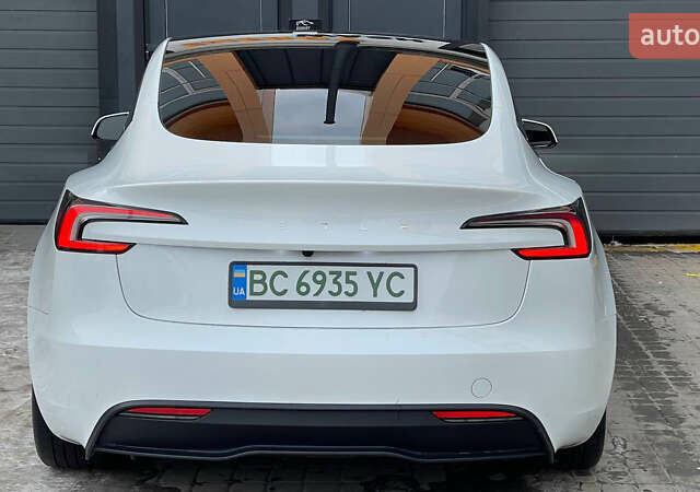 Белый Тесла Модель 3, объемом двигателя 0 л и пробегом 34 тыс. км за 25300 $, фото 37 на Automoto.ua