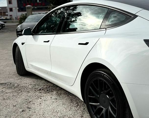 Білий Тесла Модель 3, об'ємом двигуна 0 л та пробігом 11 тис. км за 31500 $, фото 20 на Automoto.ua