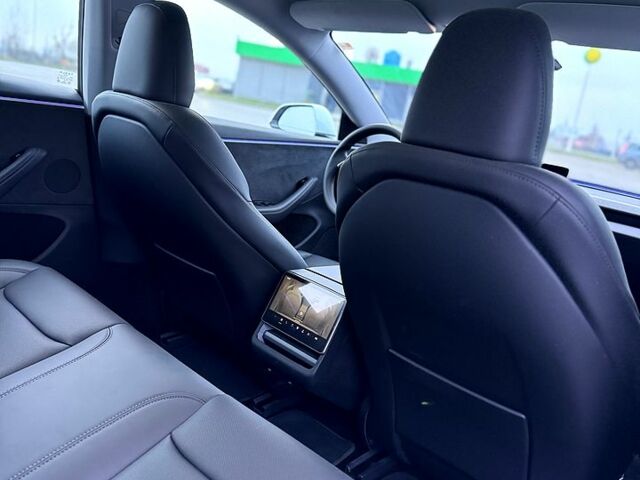 Белый Тесла Модель 3, объемом двигателя 0.33 л и пробегом 2 тыс. км за 32700 $, фото 11 на Automoto.ua