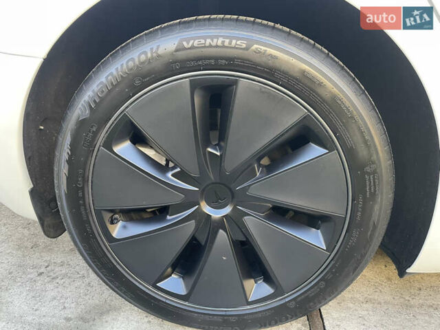 Білий Тесла Модель 3, об'ємом двигуна 0 л та пробігом 45 тис. км за 24000 $, фото 15 на Automoto.ua