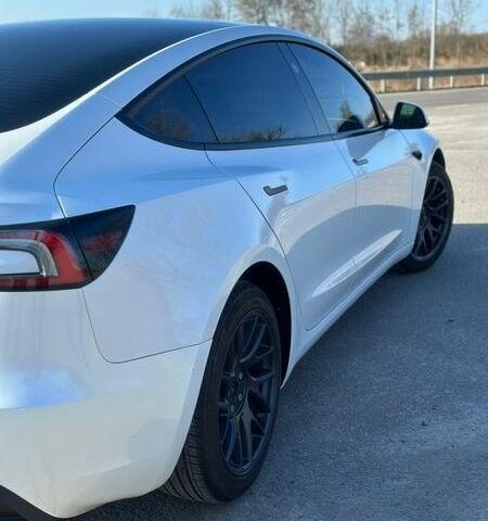 Белый Тесла Модель 3, объемом двигателя 0 л и пробегом 22 тыс. км за 31000 $, фото 5 на Automoto.ua