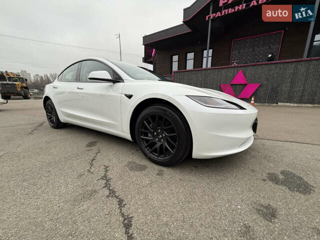 Білий Тесла Модель 3, об'ємом двигуна 0 л та пробігом 4 тис. км за 27999 $, фото 5 на Automoto.ua