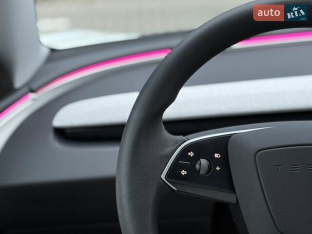 Білий Тесла Модель 3, об'ємом двигуна 0 л та пробігом 20 тис. км за 30999 $, фото 28 на Automoto.ua