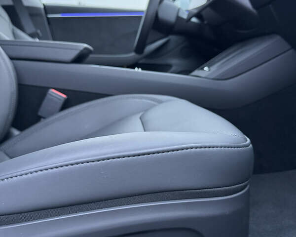 Белый Тесла Модель 3, объемом двигателя 0 л и пробегом 2 тыс. км за 32700 $, фото 29 на Automoto.ua