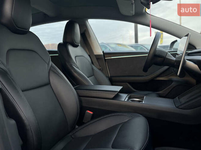 Белый Тесла Модель 3, объемом двигателя 0 л и пробегом 15 тыс. км за 32500 $, фото 18 на Automoto.ua