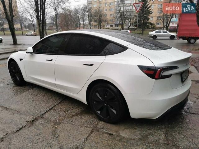 Белый Тесла Модель 3, объемом двигателя 0 л и пробегом 5 тыс. км за 30000 $, фото 6 на Automoto.ua