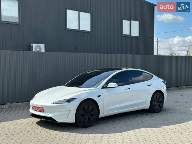 Білий Тесла Модель 3, об'ємом двигуна 0 л та пробігом 32 тис. км за 26000 $, фото 2 на Automoto.ua