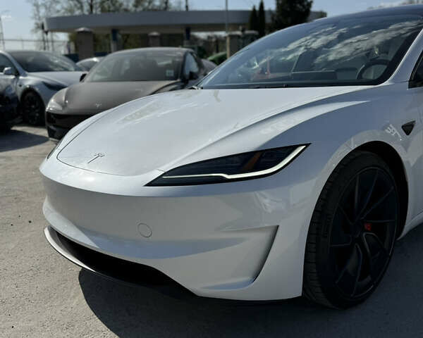 Білий Тесла Модель 3, об'ємом двигуна 0 л та пробігом 1 тис. км за 47500 $, фото 5 на Automoto.ua