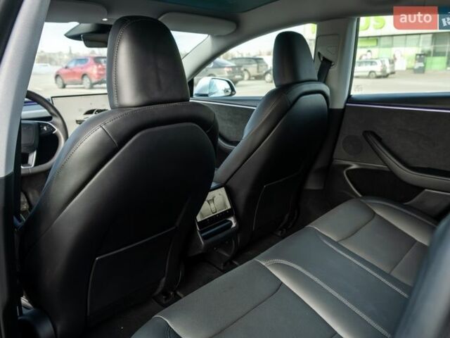 Білий Тесла Модель 3, об'ємом двигуна 0 л та пробігом 27 тис. км за 34000 $, фото 16 на Automoto.ua