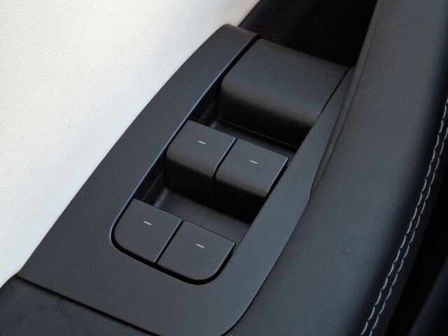 Білий Тесла Модель 3, об'ємом двигуна 0 л та пробігом 26 тис. км за 15000 $, фото 12 на Automoto.ua