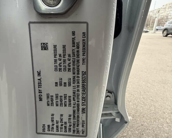 Білий Тесла Модель 3, об'ємом двигуна 0 л та пробігом 4 тис. км за 27999 $, фото 16 на Automoto.ua
