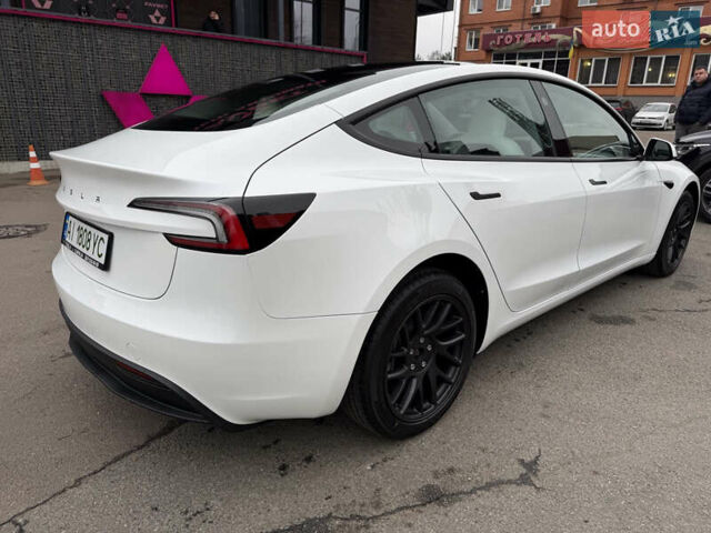 Білий Тесла Модель 3, об'ємом двигуна 0 л та пробігом 4 тис. км за 27999 $, фото 1 на Automoto.ua