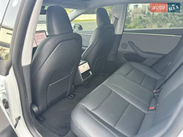 Білий Тесла Модель 3, об'ємом двигуна 0 л та пробігом 7 тис. км за 26300 $, фото 17 на Automoto.ua