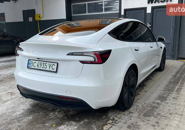Белый Тесла Модель 3, объемом двигателя 0 л и пробегом 34 тыс. км за 25300 $, фото 20 на Automoto.ua