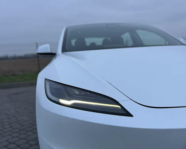 Белый Тесла Модель 3, объемом двигателя 0 л и пробегом 2 тыс. км за 32700 $, фото 1 на Automoto.ua