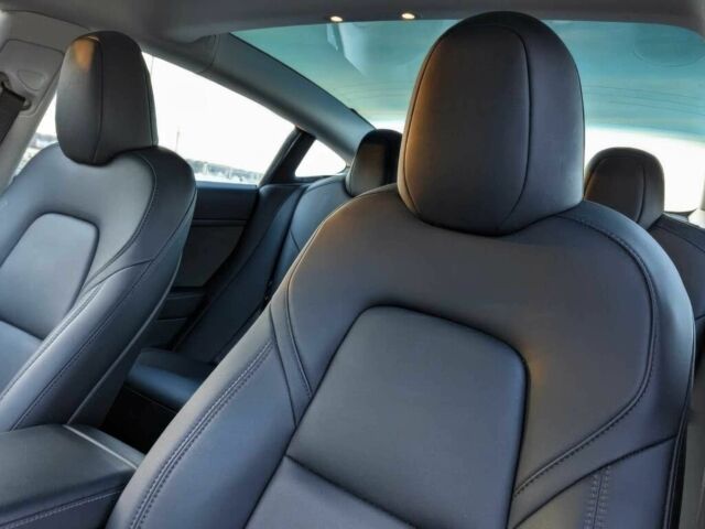 Белый Тесла Модель 3, объемом двигателя 0 л и пробегом 27 тыс. км за 11100 $, фото 8 на Automoto.ua